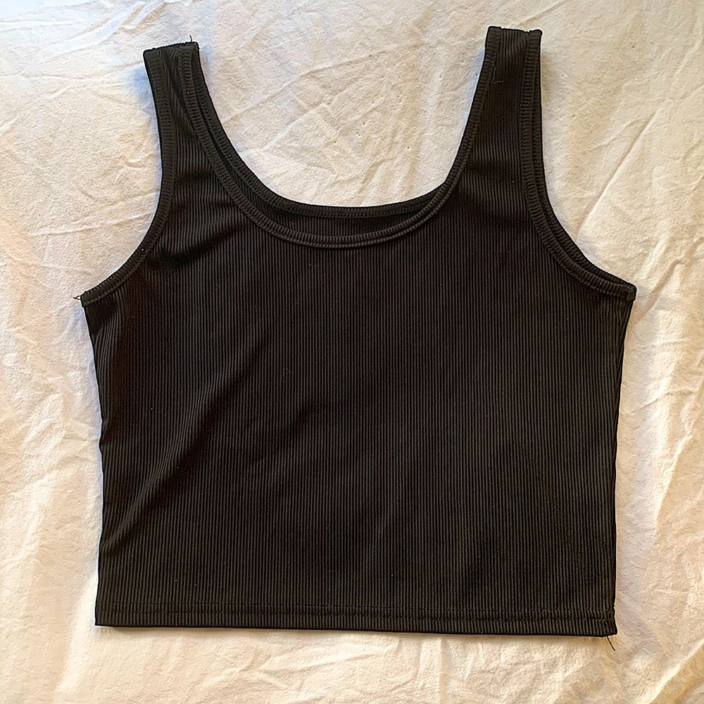 Like new Black Ribbed Crop Top